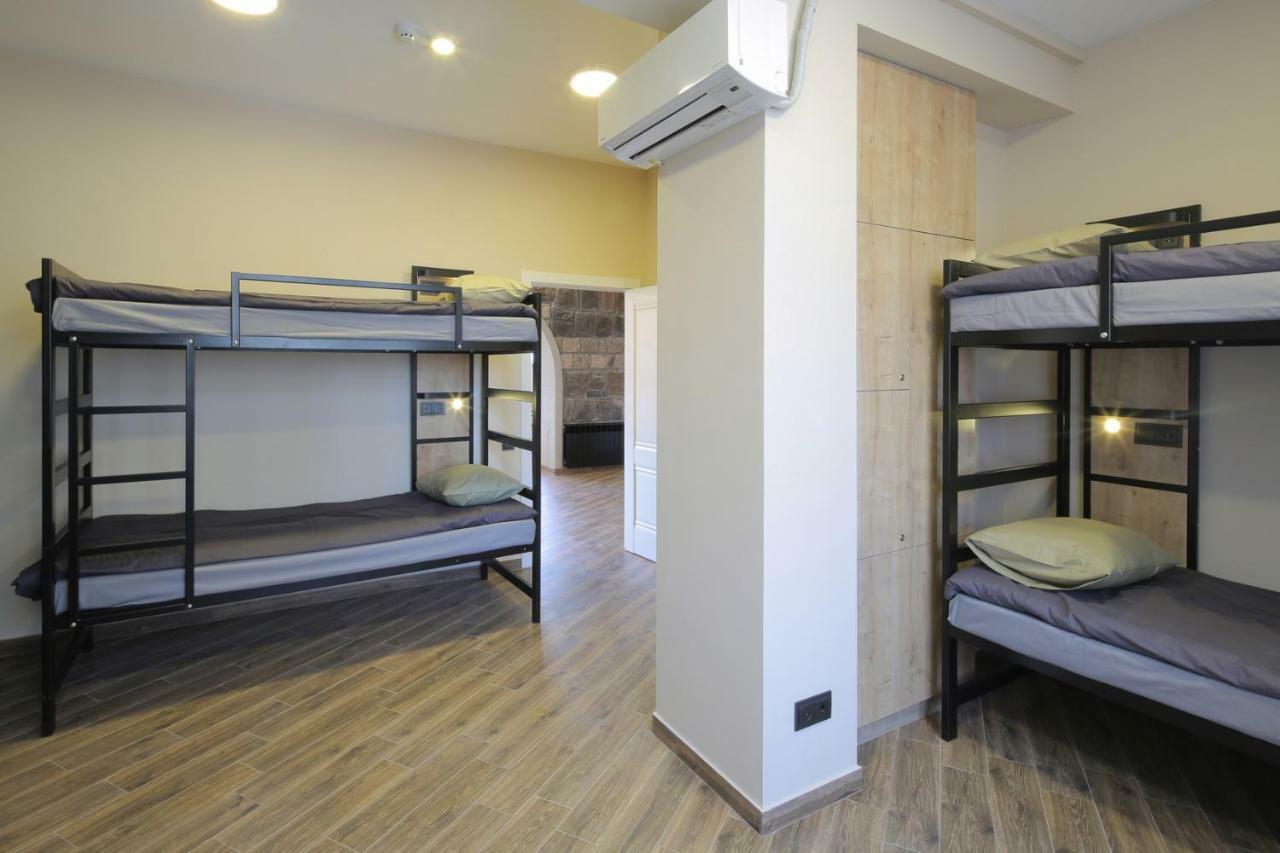 Highland Hostel Erivan Exterior foto