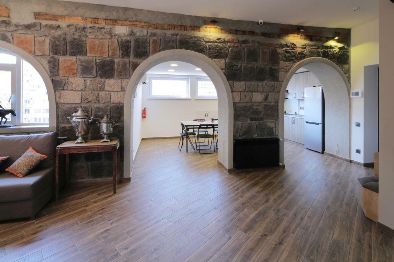 Highland Hostel Erivan Exterior foto