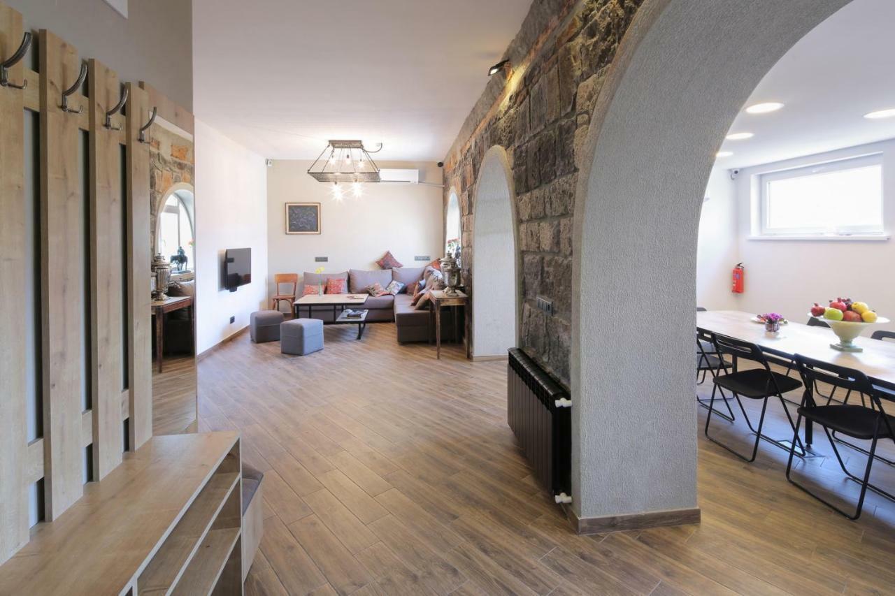 Highland Hostel Erivan Exterior foto